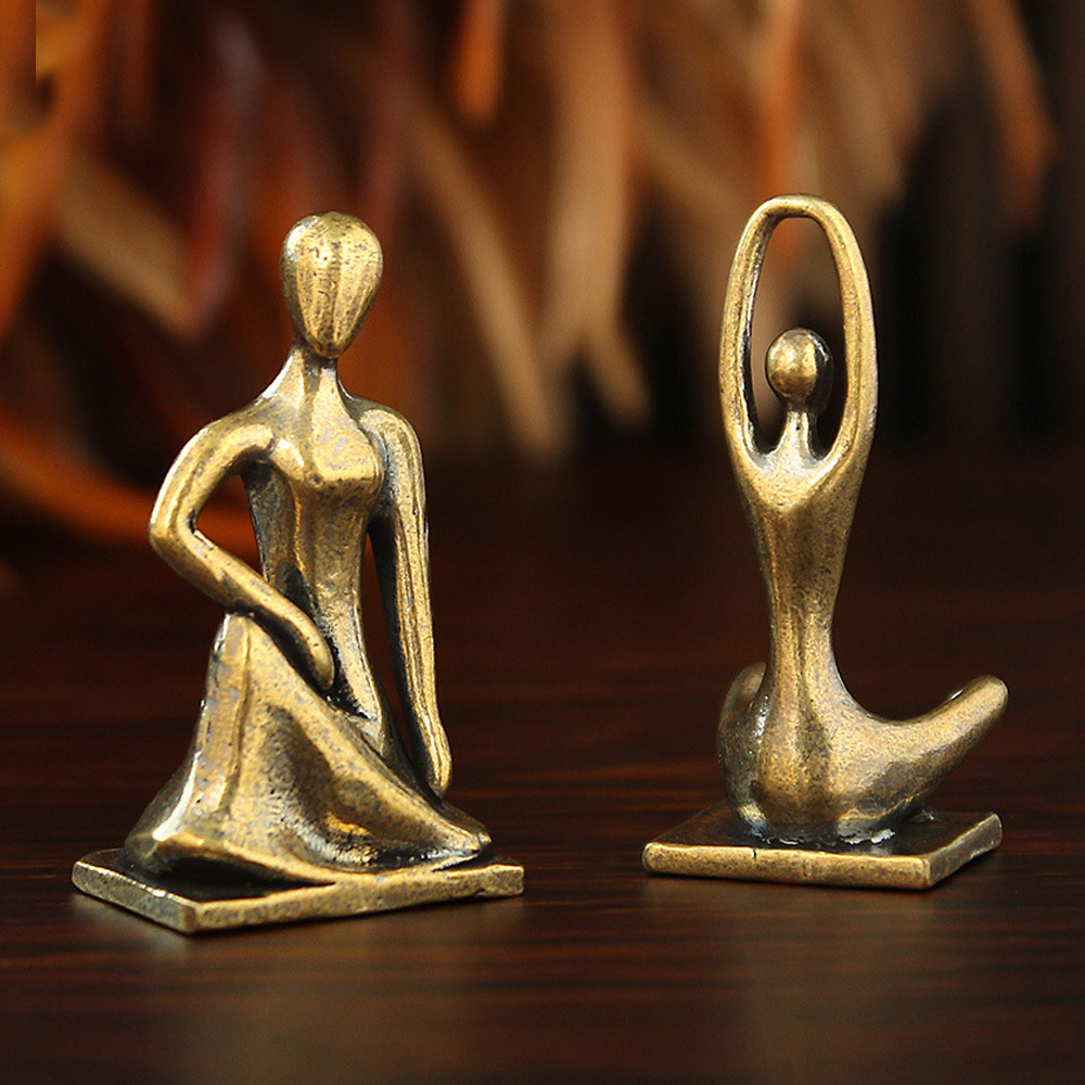 Statua di Ragazza che Fa Yoga  - Art Craft New Year recensione e prezzo